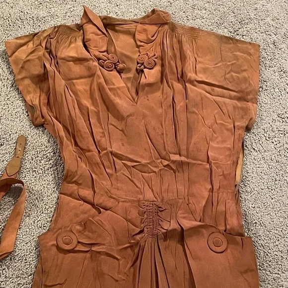 Vintage womens dress at least over 150 years old - Picture 2 of 8